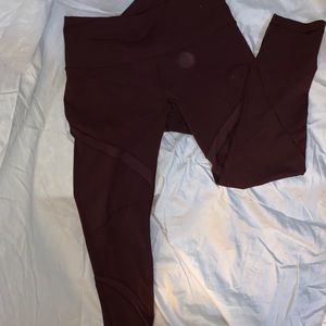 MAROON LULULEMON LEGGINGS